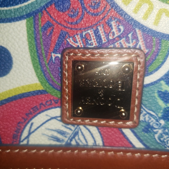 Disney dooney and Bourke wristlet . *SPECIAL PRICE* - Picture 4 of 9